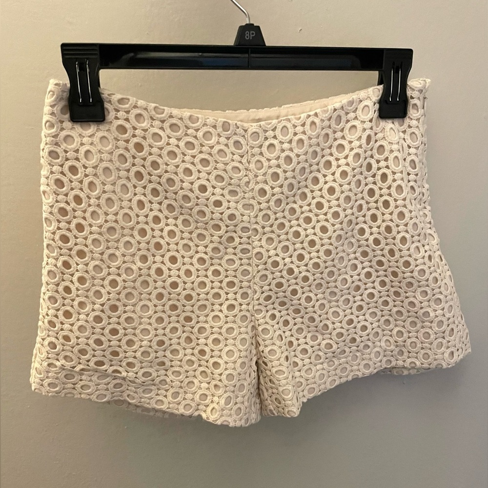 Banana Republic Eyelet Shorts Cream Color 3” Inseam - Women’s Size 0